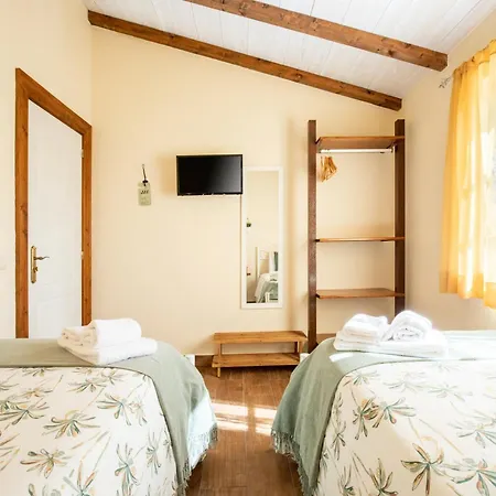 Casinha D'Avó Guesthouse-2