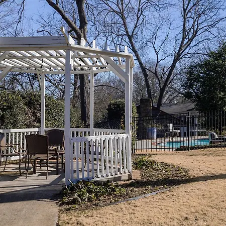 Stone Mountain Manor-3