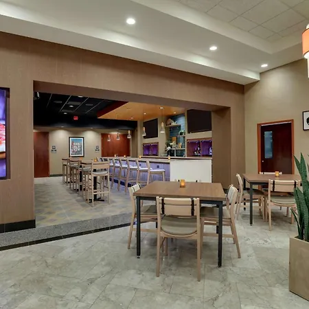Drury Inn & Suites Charlotte Arrowood-3