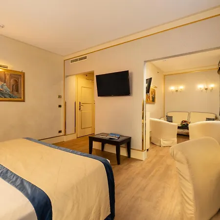 Hotel A La Commedia-2