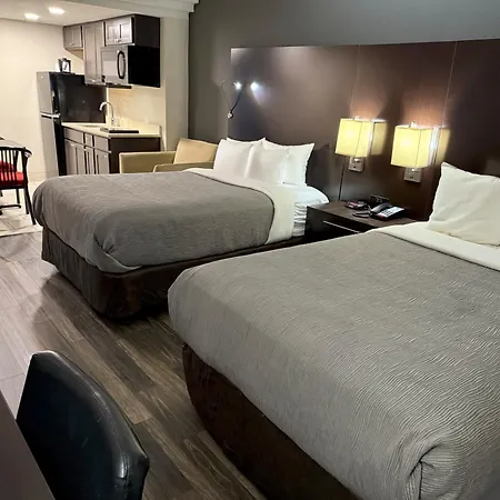 Quality Inn & Suites Banquet Center-3