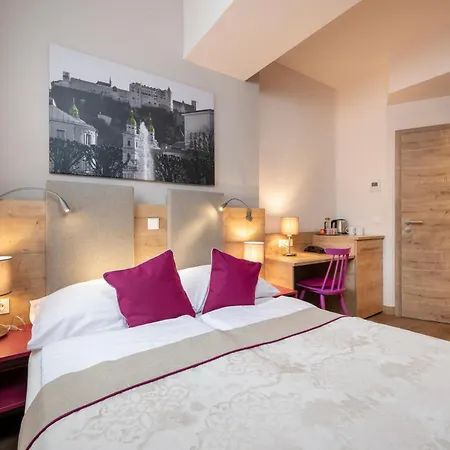 Hotel Junior By Max 70-3