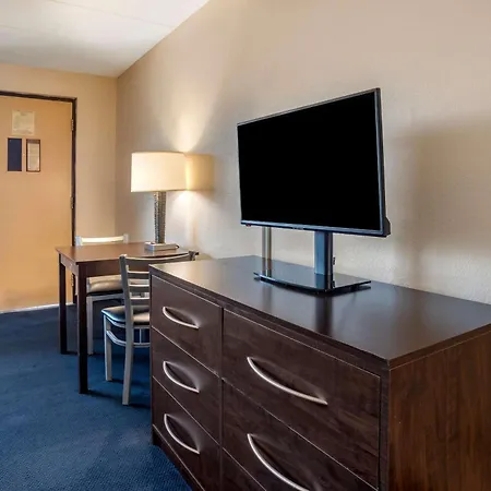 Econo Lodge Inn & Suites Rehoboth Beach-3