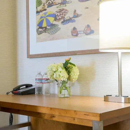 Gateway Hotel Santa Monica-3