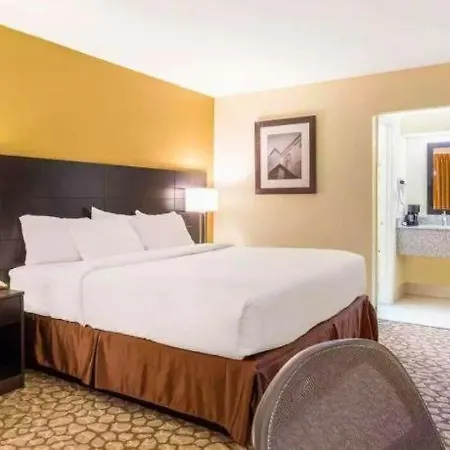Ramada By Wyndham Santee I-95-2