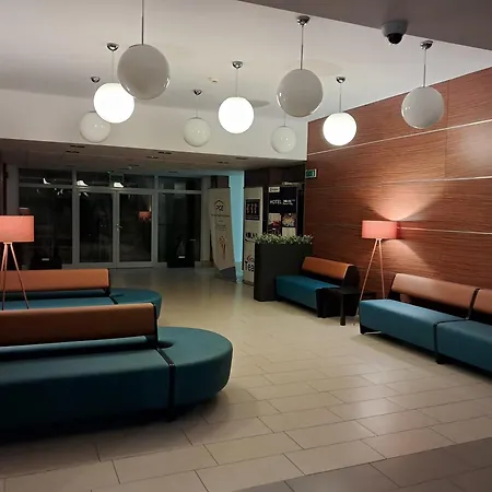 Hotel Kolna - Darmowy Parking, Basen W Cenie-3