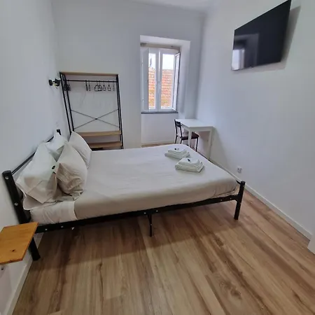 Wolley - Peniche Guesthouse-3
