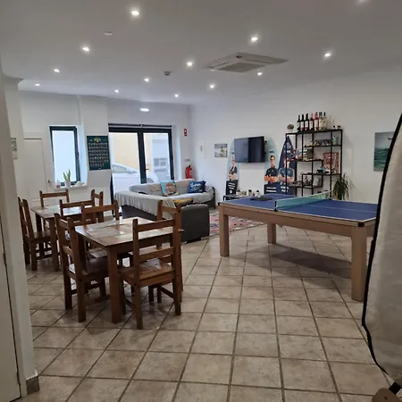 Wolley - Peniche Guesthouse-2