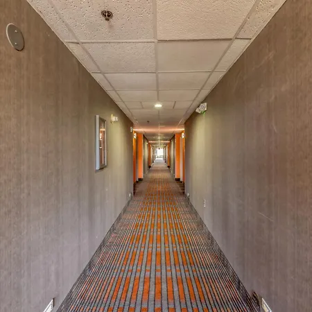 Howard Johnson By Wyndham Lexington-3