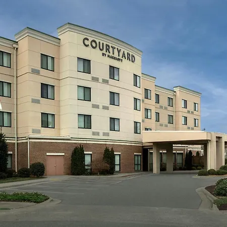 Courtyard By Marriott Salisbury-3