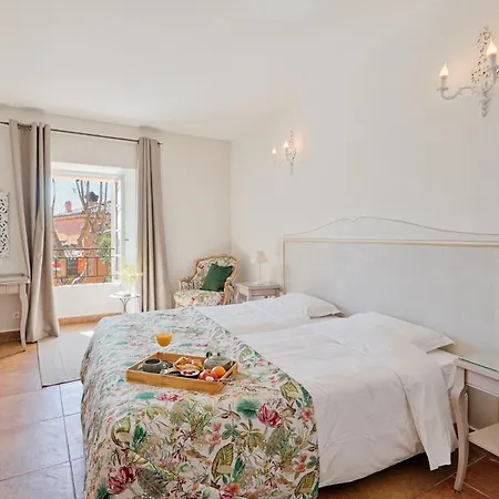 Hostellerie du Cigalou - Les Collectionneurs-3