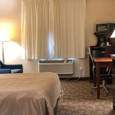 Quality Inn I-70 At Wanamaker-3