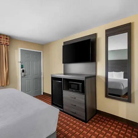 Quality Inn Marshall-2