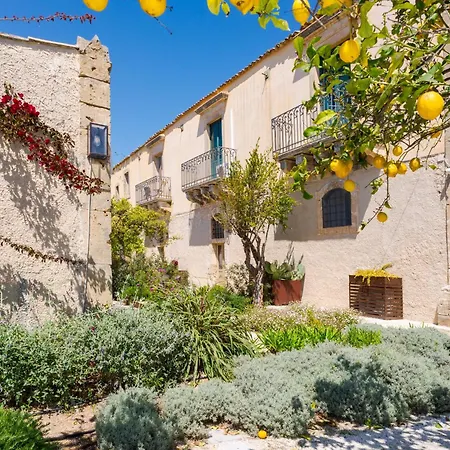 Baglio Siciliamo Country House-3