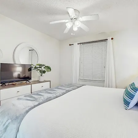 Royal Palms #1006-2