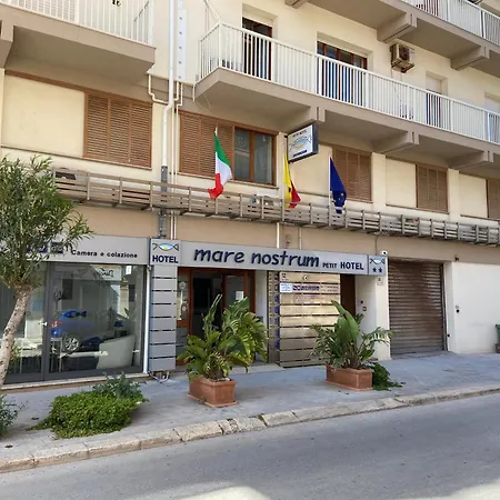 Mare Nostrum Petit Hotel-3