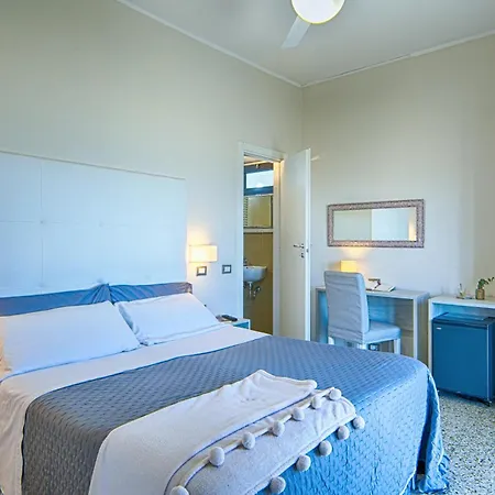 Hotel Deanna-3