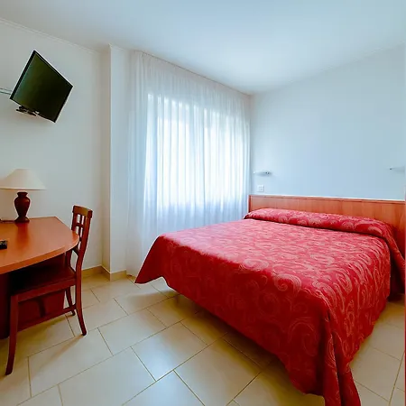 Hotel e Appartamenti La Solaria con parcheggio gratuito a soli 450 MT dalla nuova Basilica di Padre Pio-2