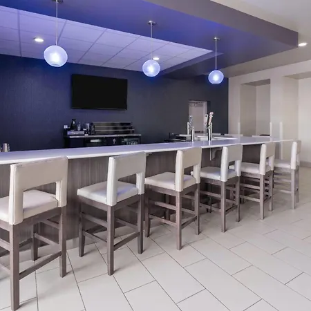 La Quinta Inn & Suites By Wyndham Fort Collins, Colorado-2