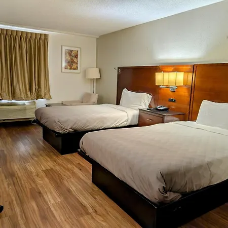 Travelodge By Wyndham Forsyth-3