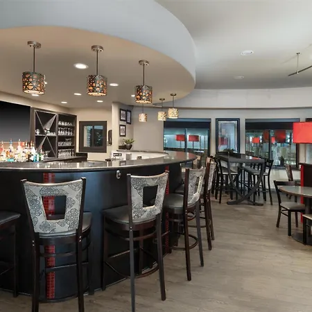 Best Western Premier Crown Chase Inn & Suites-2