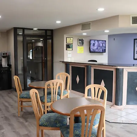 Super 8 By Wyndham Cabot-3