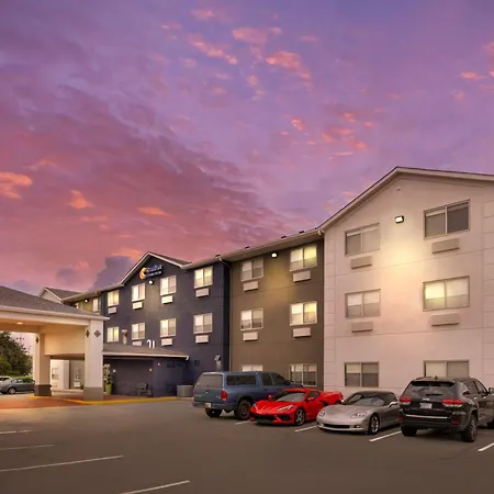 Comfort Inn & Suites North Greenfield-3