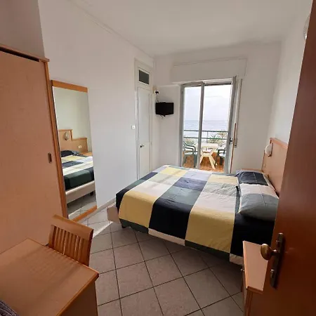 Hotel Ideal-3
