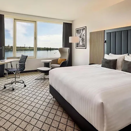 Courtyard By Marriott Hannover Maschsee-3