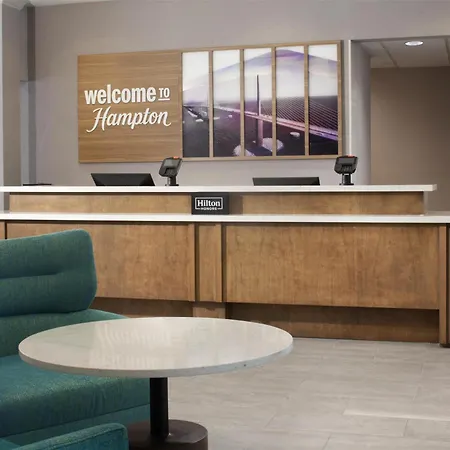 Hampton Inn & Suites Tampa-North-2