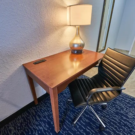 Hyannis Plaza Hotel-3