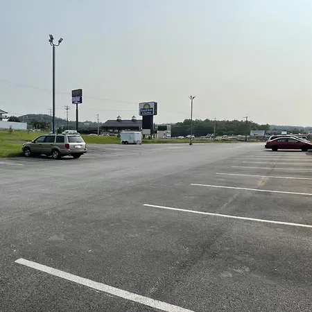 Days Inn & Suites By Wyndham York-2