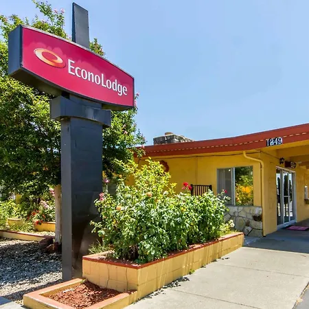 Econo Lodge-2
