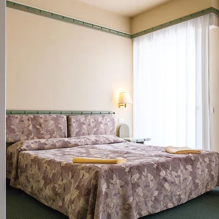Hotel Montecarlo-2