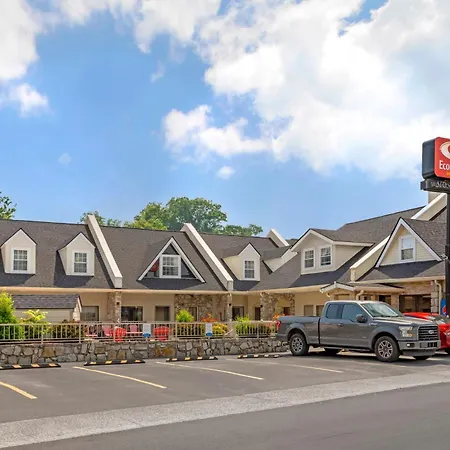 Econo Lodge Inn & Suites Gatlinburg At The Convention Center-3