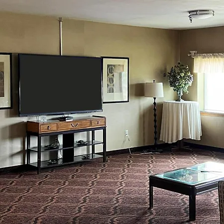 Quality Inn & Suites Grants - I-40-2