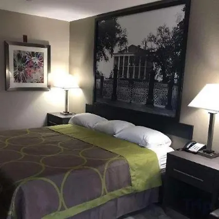 Super 8 By Wyndham Pascagoula-3