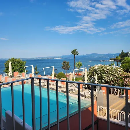 Hotel Alla Riviera Lake View-2