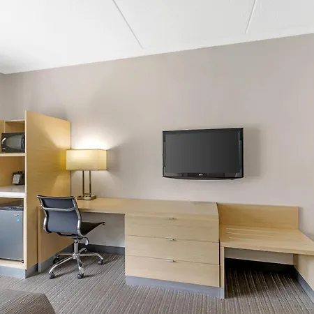 Quality Inn & Suites Oakville-Mississauga-3