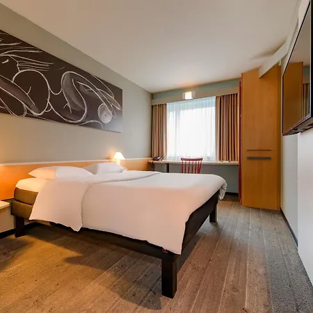 Ibis Hamburg Alsterring-3