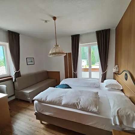Hotel Roy-2