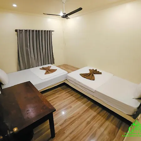 Garden Village Guesthouse & Pool Bar-2
