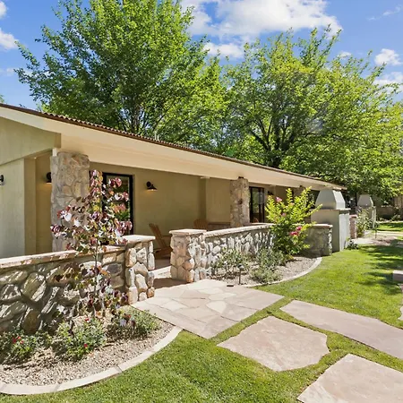 The Joy Sedona - Bed & Breakfast And Luxury Creekside Cabins-2