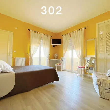 Hotel De La Plage-2