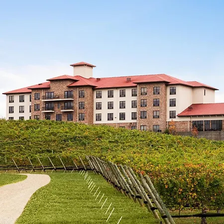 Holiday Inn Express & Suites Lexington North West-The Vineyard By Ihg-2