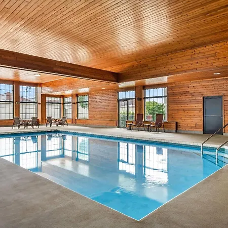 Super 8 By Wyndham La Crosse-3