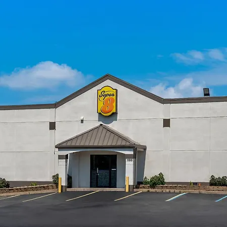Super 8 By Wyndham Brownsburg-3