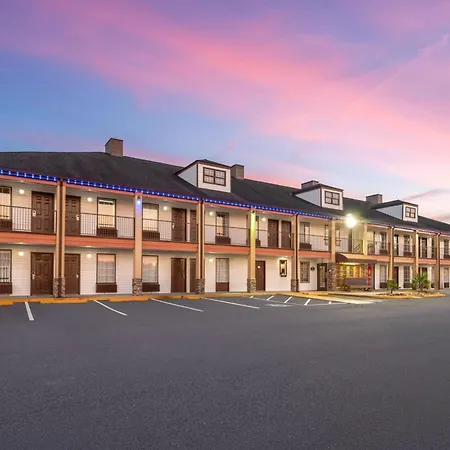 Baymont By Wyndham Commerce Ga Near Tanger Outlets Mall-3