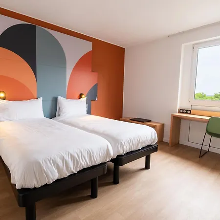 B&B Hotel Mons Gare-2