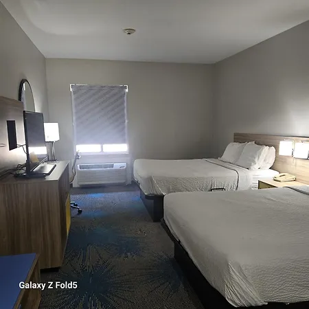 Days Inn By Wyndham Jefferson City-2